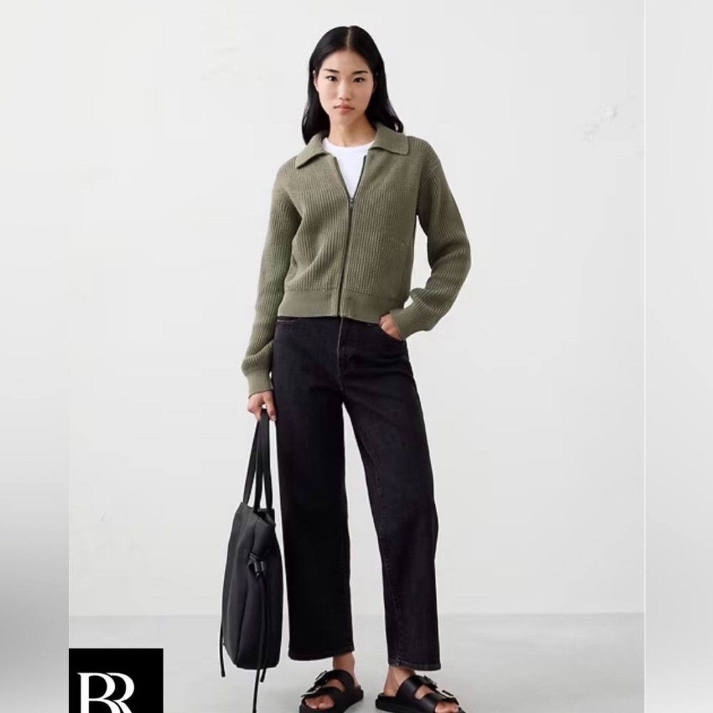 Banana Republic Factory olive sweater jacket, size medium